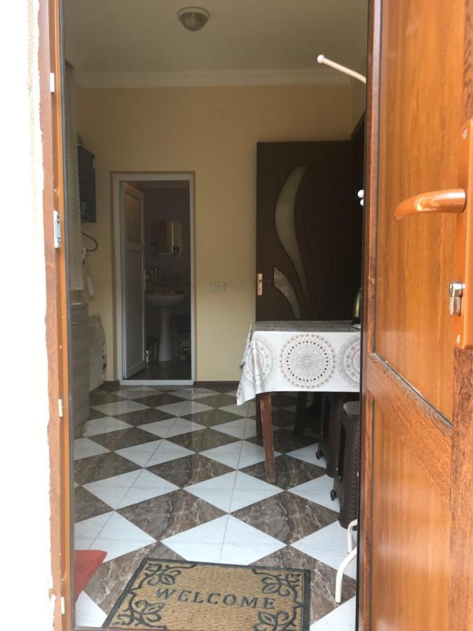 Центр Города Спокойная Улица Kutaisi Exteriör bild